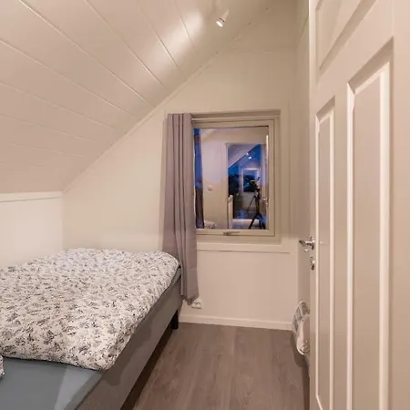 Moderne Rorbu I Lofoten: Nr 80 Ballstad